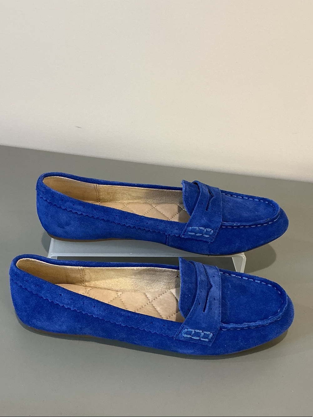 Lands' End Women's Cobalt Blue Suede Penny Loafers, size 6.5 - Picture 3 of 7